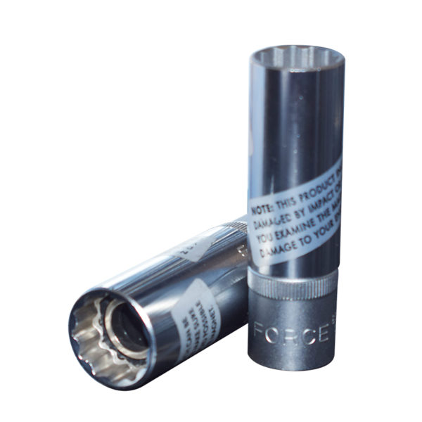 1/2"DR. MAGNATIC SPARK PLUG SOCKET 18MM 70MML